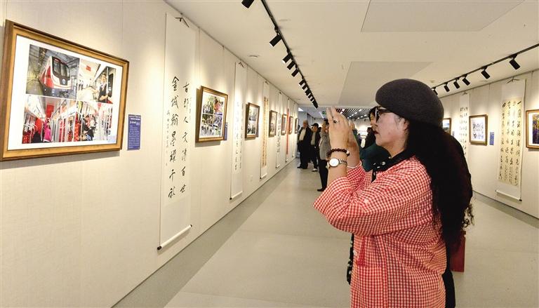 蘭州楹聯書法攝影展創新詮釋城市魅力